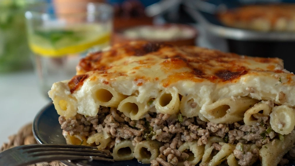 Cypriot pasta bake - Makaronia tou fournou